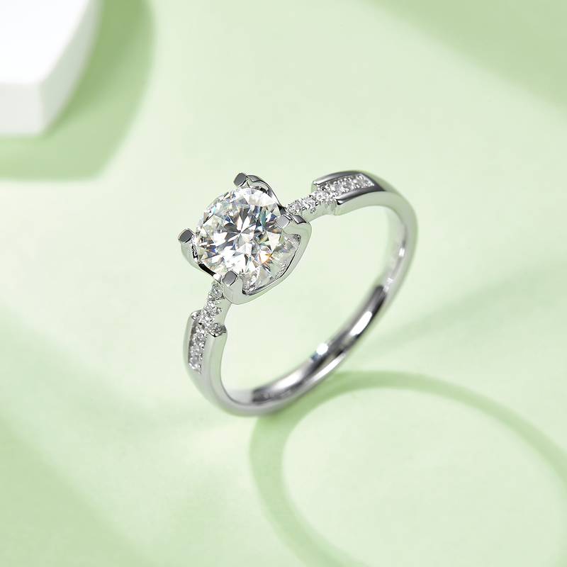 直臂微镶牛头小蛮腰S925银镀白金MoissaniteWomen's Ring1ctD级